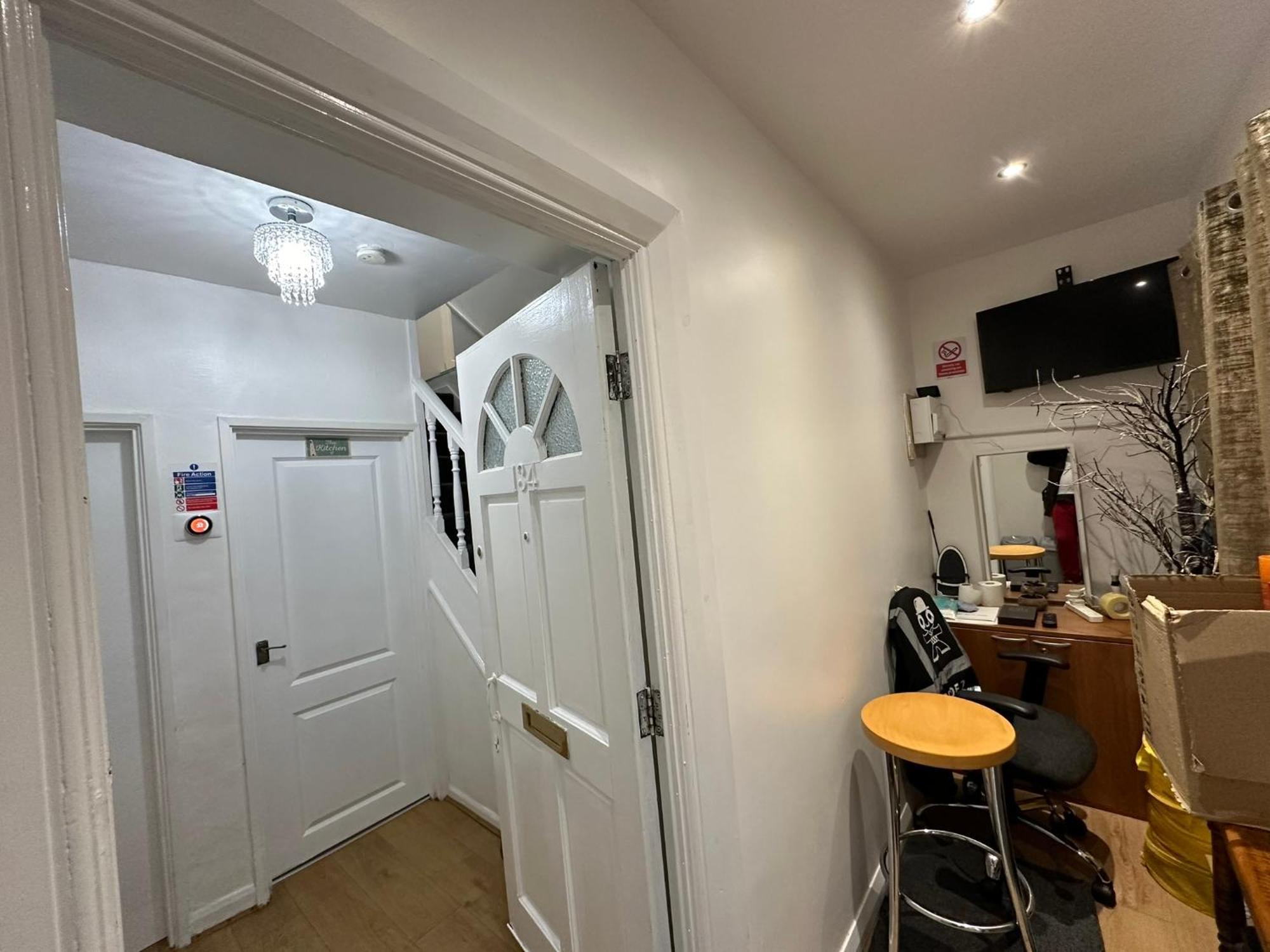Luxury Ensuite 2Nd Studio Flat With Great Views In Keedonwood Road With Fully Own Bathroom Newly Added And Private Kitchenette Бромли Екстериор снимка