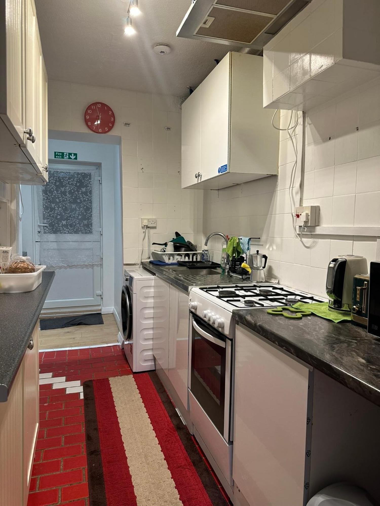 Luxury Ensuite 2Nd Studio Flat With Great Views In Keedonwood Road With Fully Own Bathroom Newly Added And Private Kitchenette Бромли Екстериор снимка